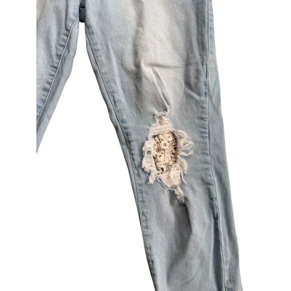 CALZEDONIA Distressed Lace Patch Light Wash Jeans Size Medium - Picture 7 of 9